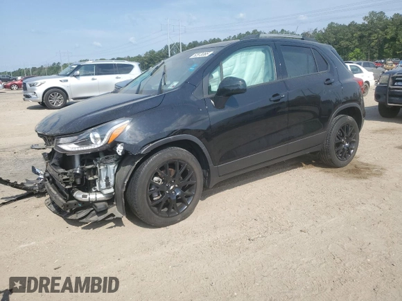 2022 Chevrolet Trax LT z VIN KL7CJLSM1NB529171, wystawiony jako Copart lot #52973385 z przebiegiem 46 546 mil mil oraz Szkoda całkowita • Salvage title. Historia ofert i sprzedaży dostępna na DreamBid. Obrazek 1.