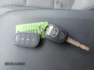 2020 Toyota Tacoma SR5 z VIN 5TFAZ5CN4LX091283, wystawiony jako IAAI lot #42076014 z przebiegiem 61 246 mil mil oraz . Historia ofert i sprzedaży dostępna na DreamBid. Obrazek 11.