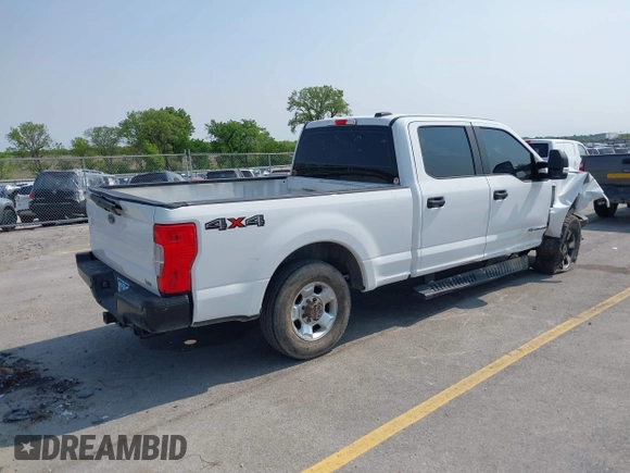 2020 Ford F-250 XL z VIN 1FT7W2BTXLED61937, wystawiony jako IAAI lot #42377818 z przebiegiem Nie podano mil oraz . Historia ofert i sprzedaży dostępna na DreamBid. Obrazek 4.