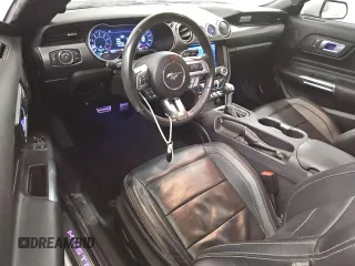 2021 Ford Mustang GT z VIN 1FA6P8CF2M5122054, wystawiony jako Copart lot #53919925 z przebiegiem 56 936 mil mil oraz Tytuł czysty. Historia ofert i sprzedaży dostępna na DreamBid. Obrazek 8.