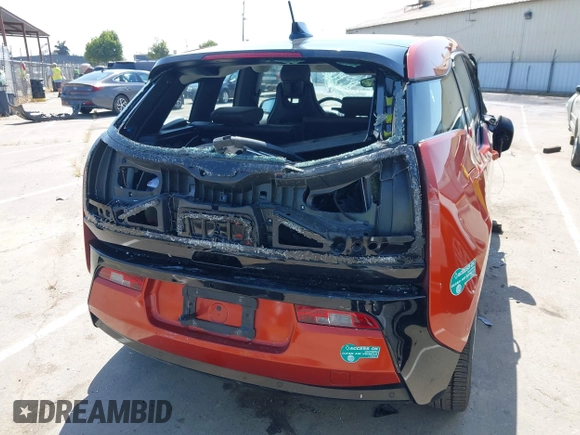 2015 BMW i3 z VIN WBY1Z4C52FV502771, wystawiony jako IAAI lot #42174110 z przebiegiem 131 737 mil mil oraz . Historia ofert i sprzedaży dostępna na DreamBid. Obrazek 18.