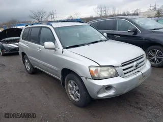 2005 Toyota Highlander with VIN JTEDP21A050085215, listed as a IAAI auction lot 41807809 with 133,953 mi miles. Bid and sale history available at carsss.com. Image 1.