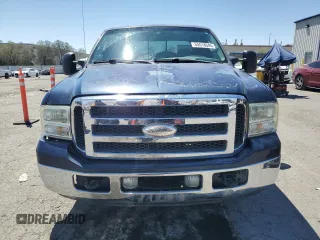 2005 Ford F-250 XL with VIN 1FTSW20P15EA64980, listed as a Copart auction lot 55518045 with 111,672 mi miles and Salvage title. Bid and sale history available at DreamBid. Image 5.