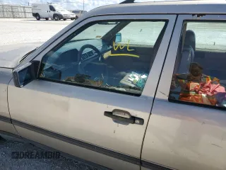 1989 Mercedes-Benz 300 с VIN WDBEA90D9KF120422, выставлен на аукционе Copart как лот 77745044 с пробегом 143 784 миль миль и На запчасти • Non repairable. История ставок и продаж доступна на DreamBid. Изображение 12.