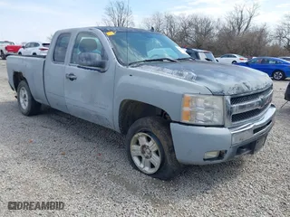 2011 Chevrolet Silverado 1500 LT with VIN 1GCRKSE30BZ409985, listed as a IAAI auction lot 41901737 with 170,349 mi miles. Bid and sale history available at carsss.com. Image 1.