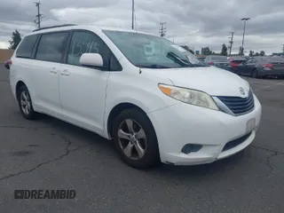 2012 Toyota Sienna LE AAS with VIN 5TDKK3DC4CS183817, listed as a IAAI auction lot 42013545 with 207,822 mi miles. Bid and sale history available at carsss.com. Image 1.