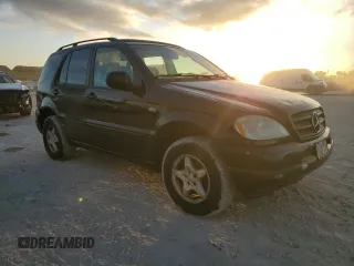 2000 Mercedes-Benz M-Class with VIN 4JGAB54E4YA190212, listed as a Copart auction lot 81318384 with 194,148 mi miles and Clean Title. Bid and sale history available at carsss.com. Image 4.
