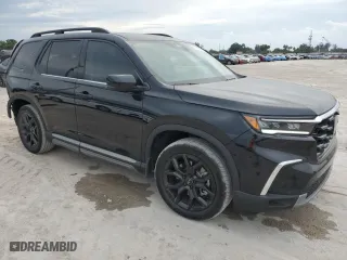 2025 Honda Pilot Touring with VIN 5FNYG2H79SB007996, listed as a Copart auction lot 49767095 with 15,894 mi miles and Salvage Title. Bid and sale history available at carsss.com. Image 4.