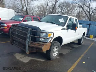 2015 Ford Super Duty F-250 SRW XLT with VIN 1FT7X2B66FEB32442, listed as a IAAI auction lot 41640962 with 264,420 mi miles. Bid and sale history available at carsss.com. Image 17.