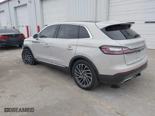 2019 Lincoln Nautilus Reserve with VIN 2LMPJ8LP3KBL17646, listed as a IAAI auction lot 41688302 with 92,208 mi miles. Bid and sale history available at carsss.com. Image 3.