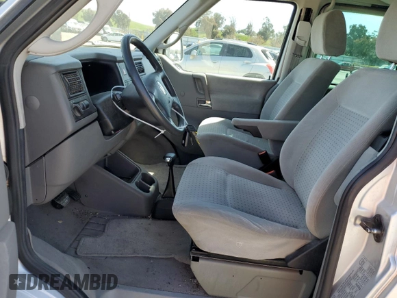 2002 Volkswagen EuroVan MV with VIN WV2MB470X2H068241, listed as a Copart auction lot 51183275 with 194,130 mi miles and Salvage Title. Bid and sale history available at DreamBid. Image 7.