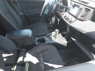 2018 Toyota RAV4 LE с VIN JTMBFREV2JJ211423, выставлен на аукционе IAAI как лот 42068521 с пробегом 85 089 миль миль и . История ставок и продаж доступна на DreamBid. Изображение 5.