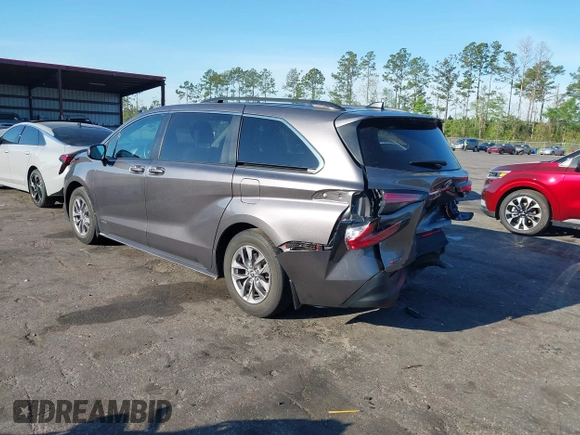 2021 Toyota Sienna LE with VIN 5TDKRKEC9MS040481, listed as a IAAI auction lot 41881118 with 41,843 mi miles. Bid and sale history available at carsss.com. Image 3.
