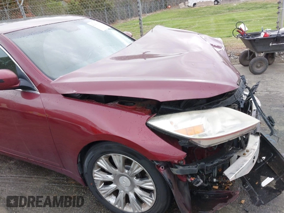 2009 Hyundai Genesis with VIN KMHGC46E49U017983, listed as a IAAI auction lot 41943695 with 106,832 mi miles. Bid and sale history available at carsss.com. Image 17.