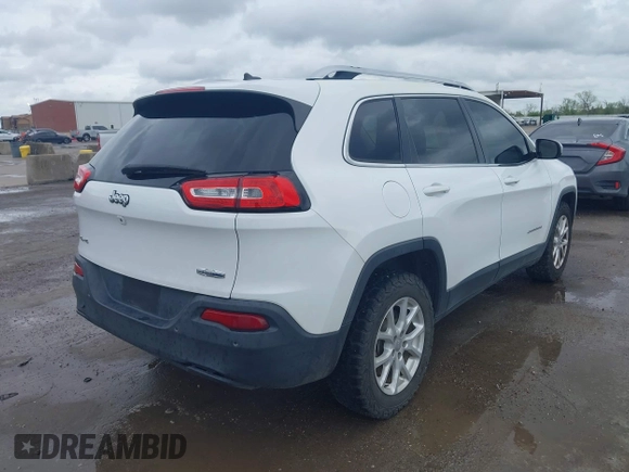 2018 Jeep Cherokee Latitude with VIN 1C4PJMCB3JD528531, listed as a IAAI auction lot 41906621 with 122,137 mi miles and . Bid and sale history available at DreamBid. Image 4.