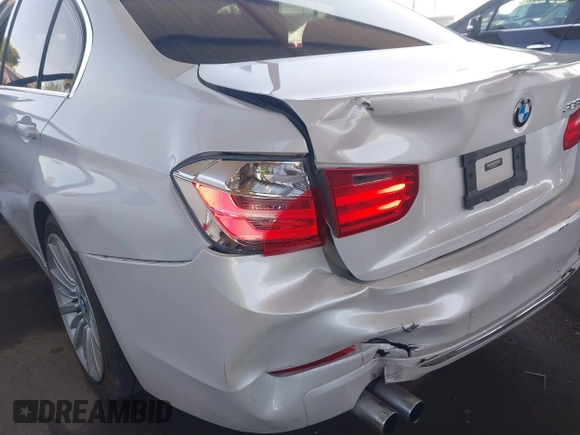 2013 BMW 3 Series 328i с VIN WBA3A5C54DF603211, выставлен на аукционе IAAI как лот 42541672 с пробегом 165 350 миль миль и . История ставок и продаж доступна на DreamBid. Изображение 6.