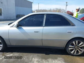 2001 Lexus ES 300 with VIN JT8BF28GX15106964, listed as a IAAI auction lot 41839927 with 148,174 mi miles. Bid and sale history available at carsss.com. Image 14.