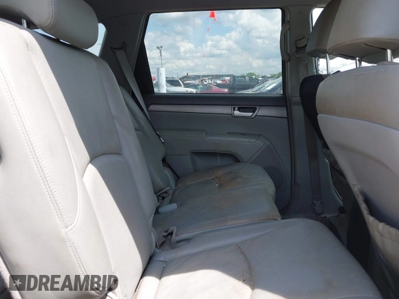 2009 Kia Borrego EX with VIN KNDJH741895030114, listed as a IAAI auction lot 42096787 with 160,062 mi miles. Bid and sale history available at carsss.com. Image 8.