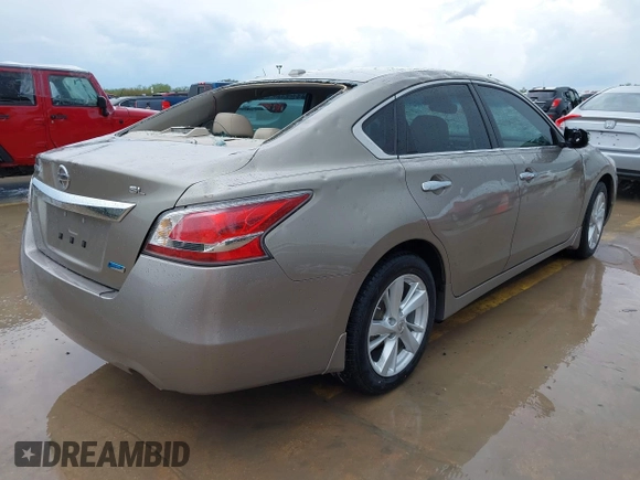 2014 Nissan Altima SV with VIN 1N4AL3AP0EC104072, listed as a IAAI auction lot 41877014 with 173,243 mi miles and . Bid and sale history available at DreamBid. Image 4.