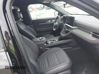 2025 Ford Explorer ST-Line with VIN 1FMUK8KH0SGB82737, listed as a IAAI auction lot 42688178 with 1,333 mi miles and . Bid and sale history available at DreamBid. Image 5.