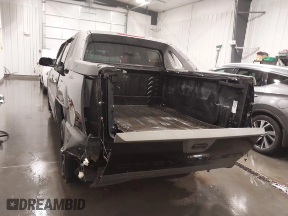 2002 Chevrolet Avalanche with VIN 3GNEC13TX2G139969, listed as a IAAI auction lot 41864534 with 187,150 mi miles and . Bid and sale history available at DreamBid. Image 17.