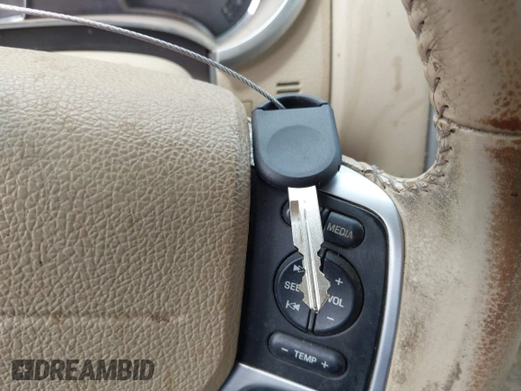 2006 Mercury Mountaineer Premier z VIN 4M2EU38896UJ20509, wystawiony jako IAAI lot #42350427 z przebiegiem 248 099 mil mil oraz . Historia ofert i sprzedaży dostępna na DreamBid. Obrazek 11.