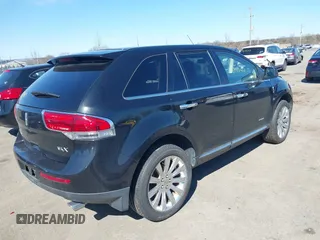 2011 Lincoln MKX with VIN 2LMDJ6JK5BBJ05443, listed as a IAAI auction lot 41871040 with 183,294 mi miles. Bid and sale history available at carsss.com. Image 4.