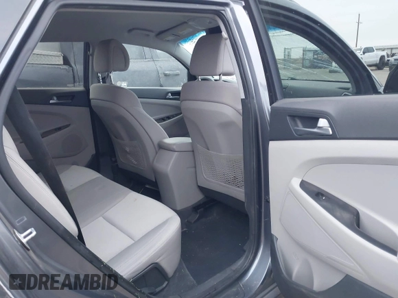 2016 Hyundai Tucson Sport with VIN KM8J33A26GU189300, listed as a IAAI auction lot 41372422 with 94,848 mi miles. Bid and sale history available at carsss.com. Image 8.
