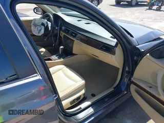 2006 BMW 3 Series 325i with VIN WBAVB13506KX51462, listed as a IAAI auction lot 41811523 with Not Provided miles. Bid and sale history available at carsss.com. Image 5.