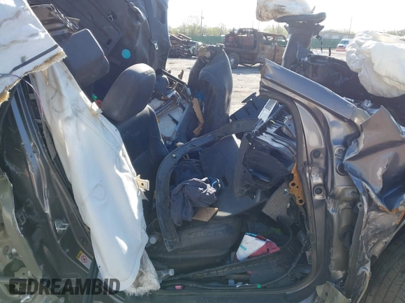 2015 Toyota Highlander XLE z VIN 5TDJKRFH5FS076786, wystawiony jako IAAI lot #41848891 z przebiegiem Nie podano mil oraz . Historia ofert i sprzedaży dostępna na DreamBid. Obrazek 5.