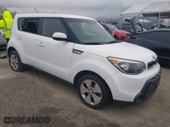 2015 Kia Soul with VIN KNDJN2A26F7207896, listed as a IAAI auction lot 41806999 with 122,235 mi miles. Bid and sale history available at carsss.com. Image 1.
