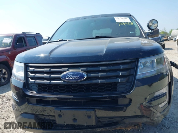 2017 Ford Police Interceptor Utility with VIN 1FM5K8AR2HGC56862, listed as a IAAI auction lot 42274409 with 92,662 mi miles and . Bid and sale history available at DreamBid. Image 12.