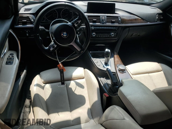 2015 BMW 3 Series 320i xDrive с VIN WBA3C3G57FNT52136, выставлен на аукционе Copart как лот 59200955 с пробегом 118 257 миль миль и Списание • Salvage title. История ставок и продаж доступна на DreamBid. Изображение 8.