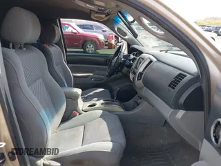 2006 Toyota Tacoma PreRunner with VIN 5TETU62N36Z164347, listed as a IAAI auction lot 41862319 with 395,554 mi miles. Bid and sale history available at carsss.com. Image 5.