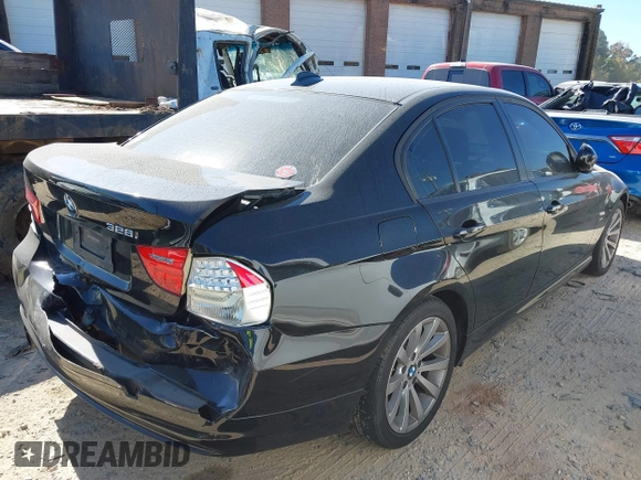 2011 BMW 3 Series 328i xDrive with VIN WBAPK5G53BNN25368, listed as a IAAI auction lot 40674658 with 193,207 mi miles and . Bid and sale history available at carsss.com. Image 4.