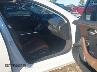 2021 Acura TLX Technology with VIN 19UUB5F42MA014115, listed as a IAAI auction lot 40860740 with Not provided miles and . Bid and sale history available at DreamBid. Image 5.