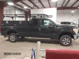 2015 Ford F-250 XLT z VIN 1FT7X2B63FED10680, wystawiony jako IAAI lot #41503254 z przebiegiem 261 634 mil mil oraz . Historia ofert i sprzedaży dostępna na DreamBid. Obrazek 13.