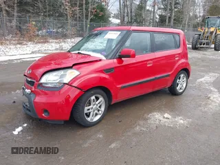 2010 Kia Soul + with VIN KNDJT2A27A7160893, listed as a IAAI auction lot 41312041 with 221,568 mi miles. Bid and sale history available at carsss.com. Image 17.