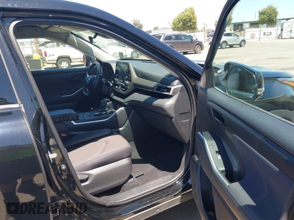 2021 Toyota Highlander L with VIN 5TDZZRAH9MS053319, listed as a IAAI auction lot 42478652 with 48,687 mi miles and . Bid and sale history available at DreamBid. Image 5.