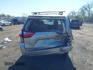 2017 Toyota Sienna XLE Auto Access Seat with VIN 5TDYZ3DC4HS862189, listed as a IAAI auction lot 41989366 with 58,879 mi miles. Bid and sale history available at carsss.com. Image 16.
