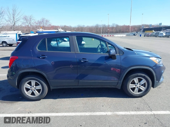 2018 Chevrolet Trax LS with VIN 3GNCJNSB6JL322725, listed as a IAAI auction lot 41890983 with 80,358 mi miles and . Bid and sale history available at carsss.com. Image 13.