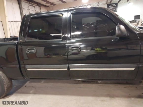 2006 Chevrolet Silverado 1500 LT1 with VIN 2GCEC13T461190598, listed as a IAAI auction lot 41521172 with 223,110 mi miles. Bid and sale history available at carsss.com. Image 13.