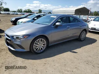 2022 Mercedes-Benz CLA 250 z VIN W1K5J4GB3NN270521, wystawiony jako Copart lot #54721365 z przebiegiem 11 839 mil mil oraz Szkoda całkowita • Salvage title. Historia ofert i sprzedaży dostępna na DreamBid. Obrazek 1.