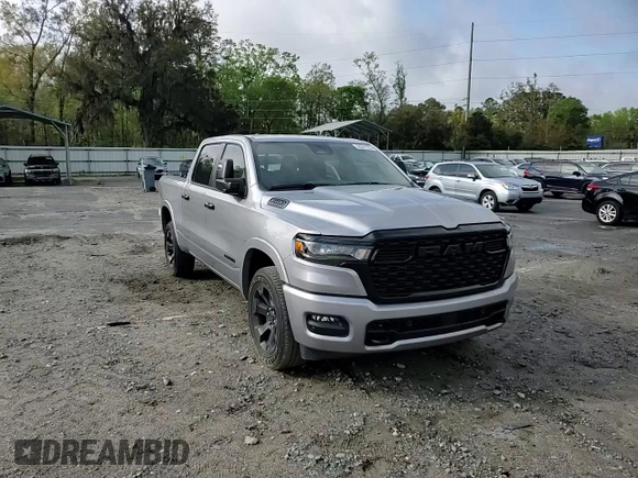 2025 Ram 1500 Big Horn z VIN 1C6SRFFP5SN535005, wystawiony jako Copart lot #50241725 z przebiegiem 9 611 mil mil oraz Szkoda całkowita • Salvage title. Historia ofert i sprzedaży dostępna na DreamBid. Obrazek 10.
