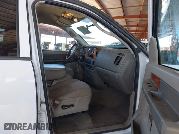 2006 Dodge 1500 SLT with VIN 1D7HU18N56S525572, listed as a IAAI auction lot 42106810 with 174,868 mi miles. Bid and sale history available at carsss.com. Image 5.