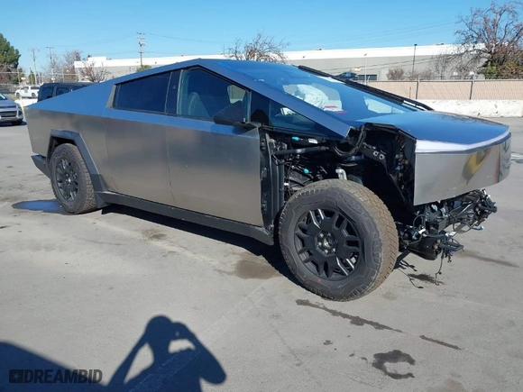 2024 Tesla Cybertruck with VIN 7G2CEHED8RA041753, listed as a IAAI auction lot 41323617 with 386 mi miles. Bid and sale history available at carsss.com. Image 1.