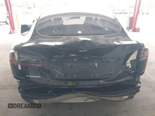 2017 Tesla Model S 60 z VIN 5YJSA1E17HF179051, wystawiony jako IAAI lot #42430013 z przebiegiem 201 174 mil mil oraz . Historia ofert i sprzedaży dostępna na DreamBid. Obrazek 6.