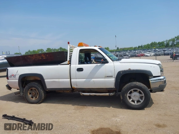 2006 Chevrolet Silverado 3500 SRW Wrk Trk z VIN 1GCHK34U36E213547, wystawiony jako IAAI lot #42521595 z przebiegiem 202 693 mil mil oraz . Historia ofert i sprzedaży dostępna na DreamBid. Obrazek 13.