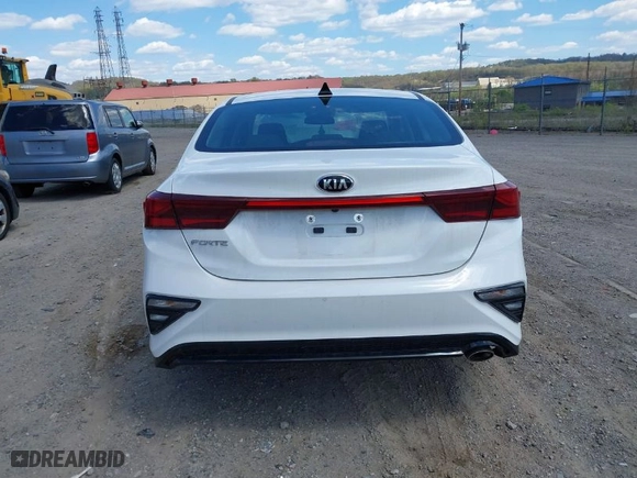 2021 Kia Forte LXS with VIN 3KPF24AD6ME386370, listed as a IAAI auction lot 39251624 with NaN miles. Bid and sale history available at carsss.com. Image 17.