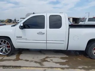 2011 Chevrolet Silverado 1500 LT with VIN 1GCRCSE07BZ103076, listed as a IAAI auction lot 41947829 with 206,666 mi miles. Bid and sale history available at carsss.com. Image 15.